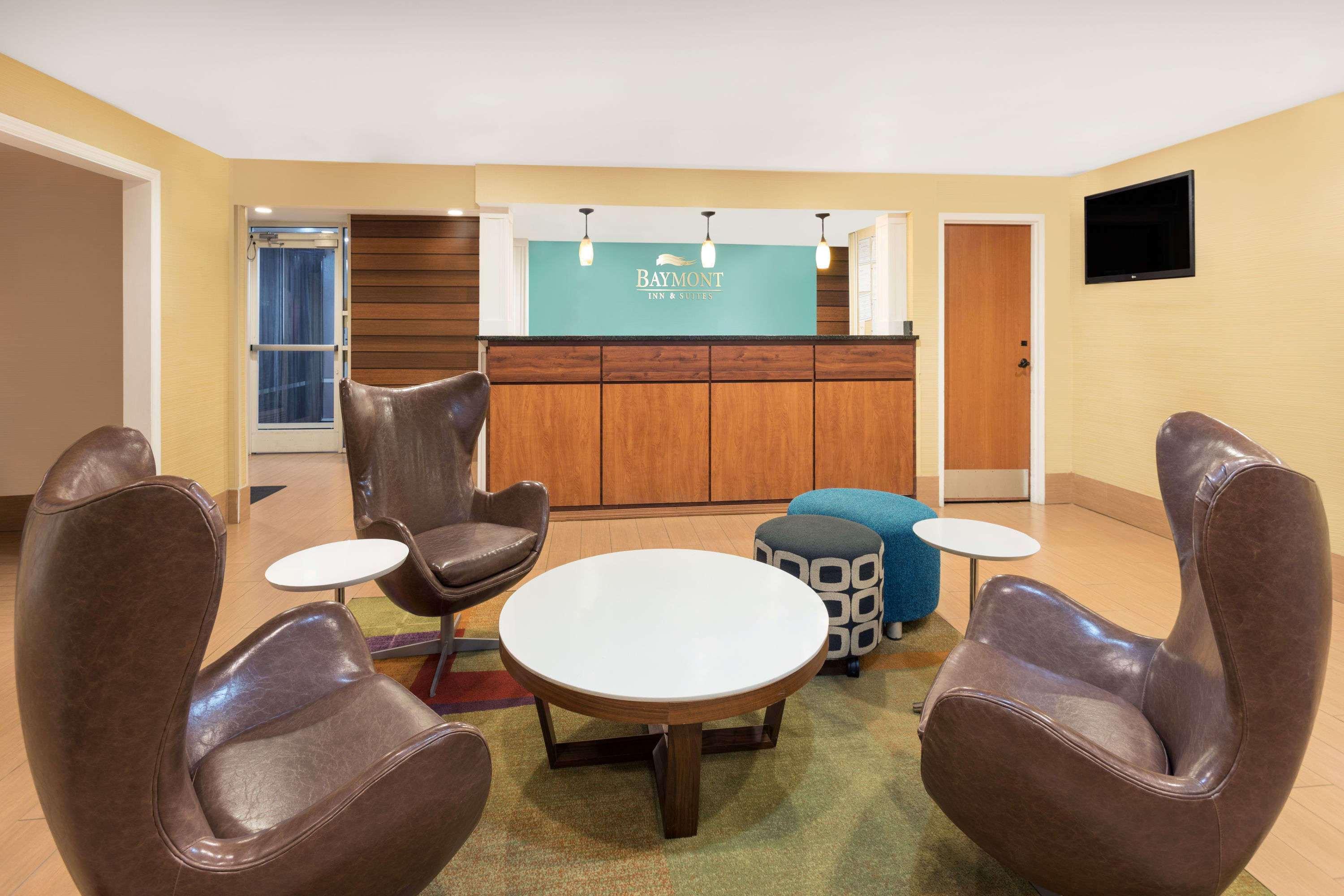 Baymont By Wyndham Savannah Midtown Bagian luar foto